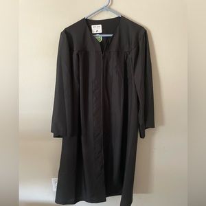 Black Herff Jones Graduation Cap and Gown 👩🏻‍🎓